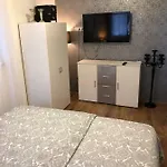 아파트 Modernes Und Gemuetliches Mit Terrasse, Stadtnah