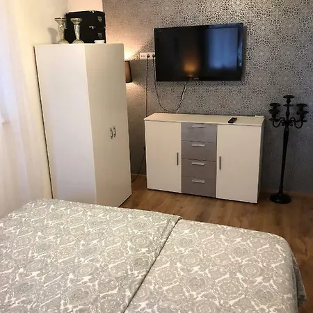 Apartamento Modernes Und Gemuetliches Mit Terrasse, Stadtnah