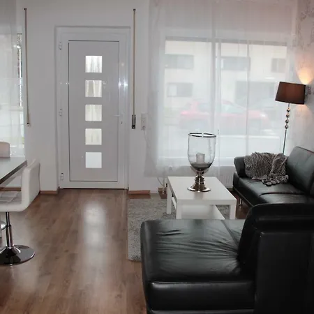 Modernes Und Gemuetliches Mit Terrasse, Stadtnah * Ravensburg